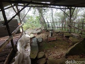 Foto: Hawa Mistis Makam Keramat Gunung Lembu