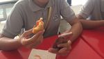 Pintar Bernyanyi, Ini Serunya Alleia, Putri Ariel Noah Saat Makan