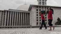 Aksi bersih-bersih ini dilakukan dalam rangka hari jadi Damkar yang ke-100.