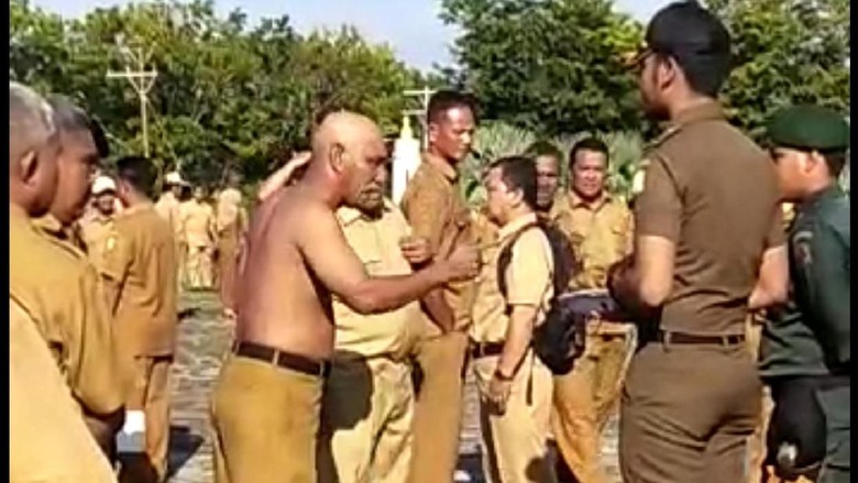 Belum Dipecat, PNS Koruptor di Aceh Kembalikan Seragam Dinas Belum Dipecat, PNS Koruptor di Aceh Kembalikan Seragam Dinas