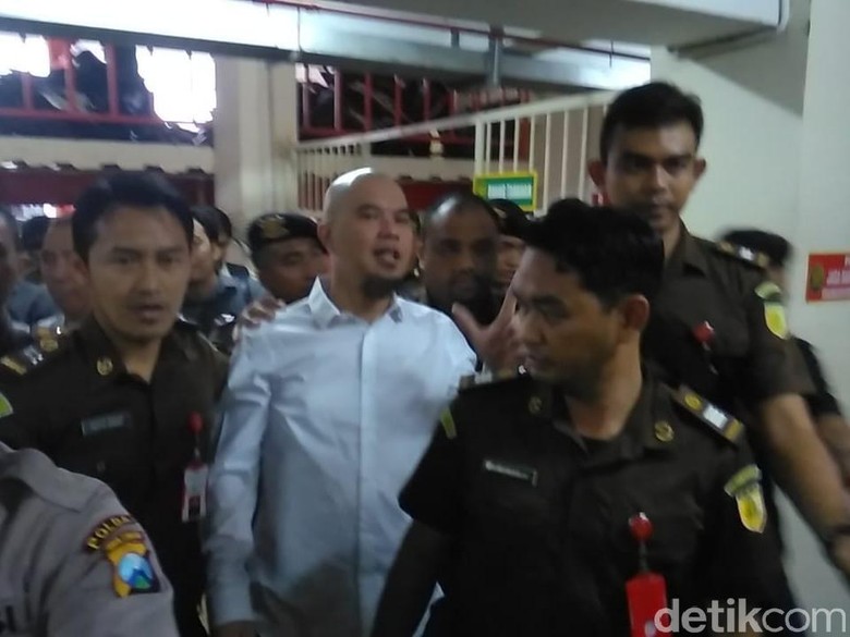 Sahabat Bagikan Surat ke Publik yang Ditulis Dhani di Medaeng Sahabat Bagikan Surat ke Publik yang Ditulis Dhani di Medaeng