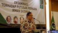 Akbar Tandjung memberikan testimoninya dalam acara yang bertajuk “Diskusi Publik: Eksaminasi Terhadap Putusan Perkara Irman Gusman” tersebut akan menghadirkan sejumlah guru besar hukum pidana dan hukum tata negara serta tokoh-tokoh nasional yang akan menilai berbagai aspek penanganan perkara ini.