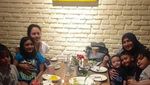Pintar Bernyanyi, Ini Serunya Alleia, Putri Ariel Noah Saat Makan