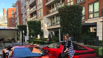 Mobil supercar bertebaran di jalanan Rusia. Foto: Instagram