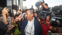 Lengkapin yang kemarin saja. Cuma penambahan, 3 pertanyaan saja tadi, kata Ahmad Riski saat keluar dari Gedung KPK, jalan Kuningan Persada, Jakarta Selatan, Selasa (12/2/2019).