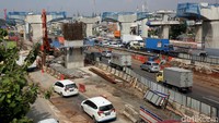 Dia bilang, untuk fungsional pembangunan Tol Japek Elevated mesti mencapai 90%.