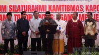 Acara silahturahmi itu mengusung tema Mensukseskan Pemilu 2019 Bersama Tokoh-tokoh Lintas Agama.