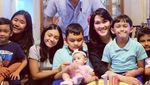 Pintar Bernyanyi, Ini Serunya Alleia, Putri Ariel Noah Saat Makan