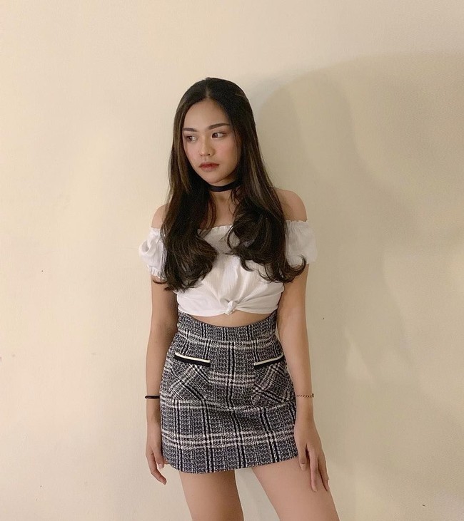 Kini setelah mendapat banyak pelajaran dari sesama netizen, Annette mengaku ingin fokus membangun hal-hal positif dari dirinya. Salah satunya dengan terus menjadi pembuat konten di YouTube. Ya, gadis yang masih duduk di bangku SMU ini rupanya juga seorang YouTuber yang sudah memiliki lebih dari 81 ribu subscriber. Foto: Instagram @skannette