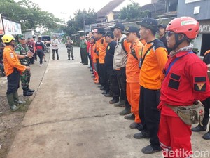 SAR Sisir Lokasi Pemilik Salon Hilang Terbawa Arus di Semarang
