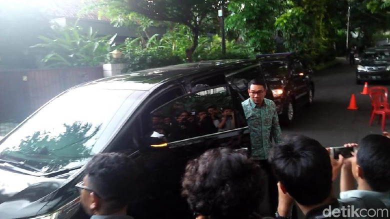Ridwan Kamil Sambangi Kediaman Maruf Amin, Bahas Apa? Ridwan Kamil Sambangi Kediaman Maruf Amin, Bahas Apa?