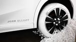 Ban Putih Lexus ala Sepatu Kets Nike