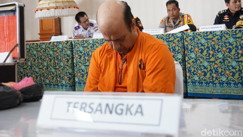 WN AS Ditangkap di Bali Terkait Penyelundupan Ganja WN AS Ditangkap di Bali Terkait Penyelundupan Ganja