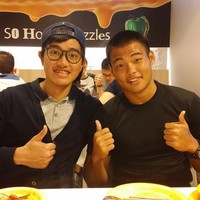 Saya ke dokter kulit yang ada wajah merah tambah berjerawat. Alhamdulillah sekarang udah mendingan, tulis Kaesang di akun Twitter @kaesangp. Foto: Instagram/@kaesangp