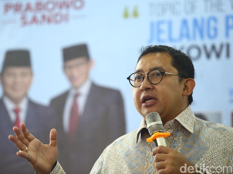 Jawaban Keukeuh Fadli di Tengah Isu Main Api karena Puisi Jawaban Keukeuh Fadli di Tengah Isu Main Api karena Puisi