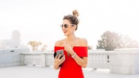Christine Andrew merupakan selebgram dan juga ibu dari 3 anak. Christine Andrew sering traveling. (hellofashionblog/Instagram)