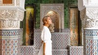 Christine juga pernah ke Maroko. (hellofashionblog/Instagram)