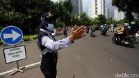 Begitu pula pada jalan pada sisi timur Landmark Tower dari arah utara menuju Selatan, atau dari bundaran Landmark Tower menuju Jalan Galunggung Raya.