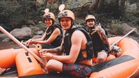 Maria Selena dan Syamsir Alam arung jeram di Bali. Adventure banget nih! (My Trip My Adventure)