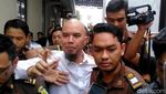 Tak Berkaos dan Blangkon Lagi, Ahmad Dhani Bersidang Pakai Peci