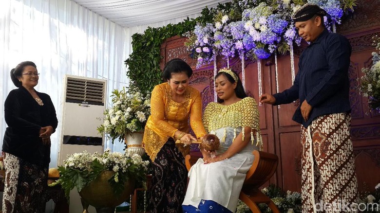 Mitoni, Ritual Menyambut 7 Bulan Kehamilan Nyaris Terlupakan Mitoni, Ritual Menyambut 7 Bulan Kehamilan Nyaris Terlupakan