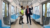 Dalam uji coba kali ini, Duta Besar Uni Eropa untuk Indonesia, Vincent Guerend menyambut baik beroperasinya MRT di Jakarta. Ia sangat mendukung adanya MRT.