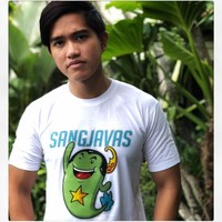 Terus dapat wejangan dari bapak, Le, mukamu kayak begini karena skincare yang kamu pake. Coba gak usah pake apa-apa dulu. Lagian kamu kan cuci muka kamu juga pake air waktu wudhu, tulis Kaesang. Foto: Instagram/@kaesangp