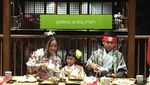 Pintar Bernyanyi, Ini Serunya Alleia, Putri Ariel Noah Saat Makan