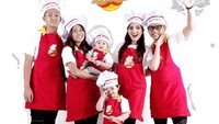 Yang juga hits adalah Dapur Asix milik Anang Hermansyah dan Ashanty. Keluarga A6 ini punya rendang rawit, peda pelangi, ayam ijo, pare nenek, dan sambal asix yang nikmati. Foto: Instagram dapurasix