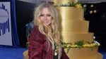 Avril Lavigne Si Blonde Serba Hitam
