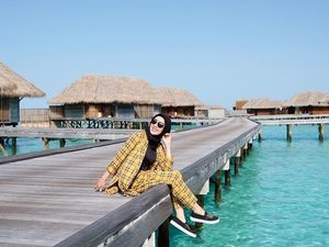 Foto: Gaya Traveling Ala Ratna Galih, Inspirasi Buat Para Hijabers