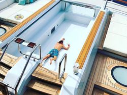 Melihat Anak Muda Super Kaya Rusia Pamer Harta