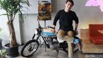 Jerome Kurnia Naik Motor Dilan
