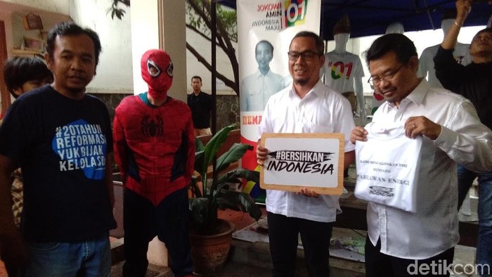 Ke Markas TKN Jokowi, Warga Terdampak Proyek PLTU Ngadu soal Energi Bersih