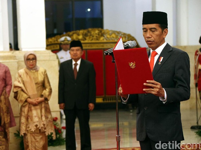 Presiden Joko Widodo (Jokowi) melantik 5 duta besar untuk negara sahabat. Pelantikan dilangsungkan di Istana Negara, Jakarta Pusat, Rabu (13/2/2019).