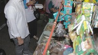 Menurutnya kunjungan ke pasar merupakan bagian dari upaya dan pembuktian komitmennya untuk mengangkat harkat pedagang kecil dan pasar konvensional. Foto: Instagram emildardak