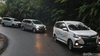 Perlu diketahui sebelumnya, Grand New Xenia 1.5 R Deluxe menggendong mesin 2NR-VE DOHC Dual VVT-i berkapasitas 1.496cc. Mobil dapat merilis tenaga sebesar 102 hp pada 6.000 rpm dan torsi 136 Nm pada 4.200 rpm. Mobil yang dikendarai detikOto adalah varian otomatis 4-percepatan. Foto: Ruly Kurniawan