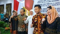 Emil Dardak adalah Wakil Gubernur Jawa Timur terpilih yang dilantik bersama Khofifah Indar Parawansa pada Rabu siang (13/2). Presiden Joko Widodo (Jokowi) telah melantik pemimpin baru Jawa Timur ini. Foto: Instagram emildardak
