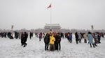 Seru hingga Romantis, Cara Warga Menikmati Salju Turun di China