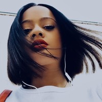 Aku sudah mendengarnya sejak lama dan kadang-kadang orang meminta foto denganku ketika aku keluar. Tapi dalam kehidupan pribadiku, itu bisa sedikit rumit karena aku tidak pernah tahu apakah seseorang berbicara denganku karena kepribadianku atau karena mereka berpikir aku mirip Rihanna, Foto: Instagram @ynasertalf