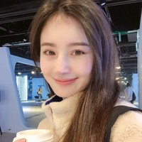 Pada salah satu wawancara, Lana pun menyebutkan bahwa ia mulai belajar bahasa Korea hanya dengan mendengarkan orang Korea berbicara di perpustakaan. Foto: Instagram @23.11