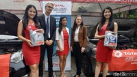 PT Total Oil Indonesia baru meluncurkan oli khusus mobil LCGC bertempat di Ecology Bistro Kemang, Jakarta Selatan, Rabu (13/2/2019).