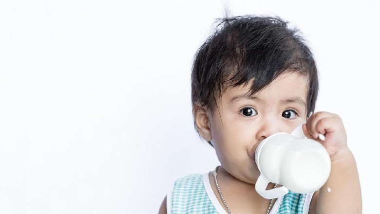 Panduan memberi susu formula/ Foto: iStock Panduan memberi susu formula/ Foto: iStock