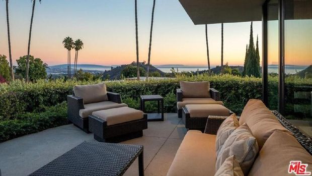 Rumah Elon Musk  di Brentwood, California, senilai $ 4,49 juta (Realtor.com)