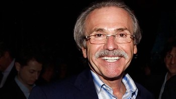 David Pecker adalah petinggi American Media Inc yang membawahi National Enquirer. Dia sahabat erat Donald Trump. Banyak yang menduga ia sengaja memerintahkan para bawahannya untuk menguliti Bezos untuk membuat Trump senang. Foto: Miami Herald