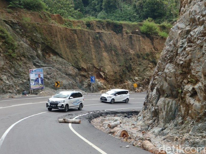 Test Drive Xenia 2019 di Sibolga, Sumatera Utara. Foto: Ruly Kurniawan Test Drive Xenia 2019 di Sibolga, Sumatera Utara. Foto: Ruly Kurniawan