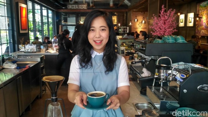 First Crack Coffee Evani Jesslyn