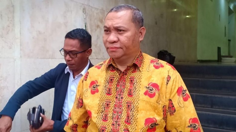 Pemprov Papua Serahkan Bukti Tas yang Disebut Diincar KPK ke Polisi Pemprov Papua Serahkan Bukti Tas yang Disebut Diincar KPK ke Polisi