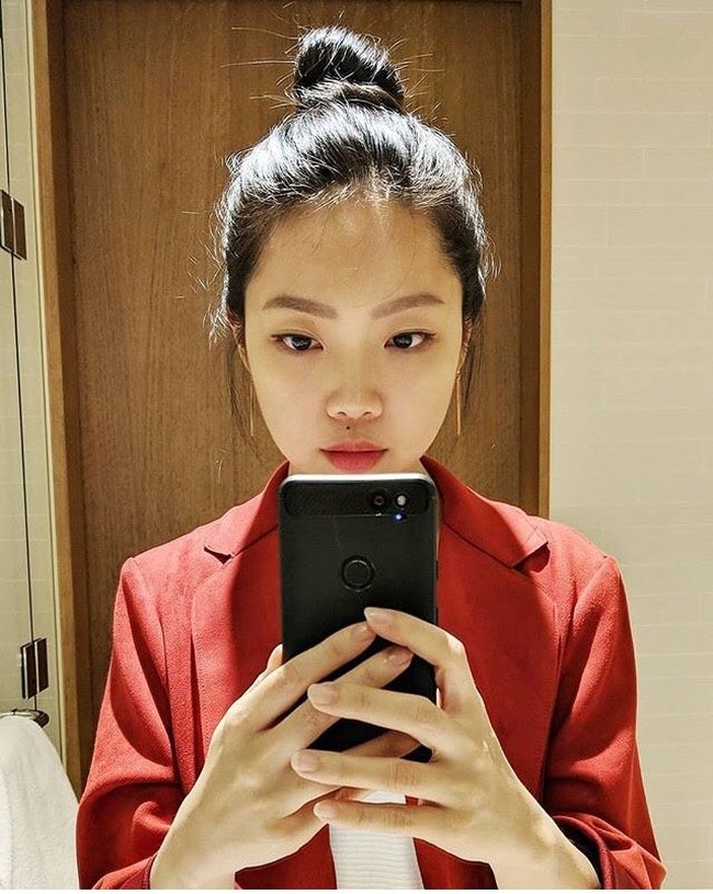 Natalie pun bercerita bagaimana dirinya memulai dengan poker. Sebagai seorang Tionghoa, ia kerap memainkan poker di rumah bersama teman-teman semasa kuliah. Foto: InstagramInstagram @natalietehsp