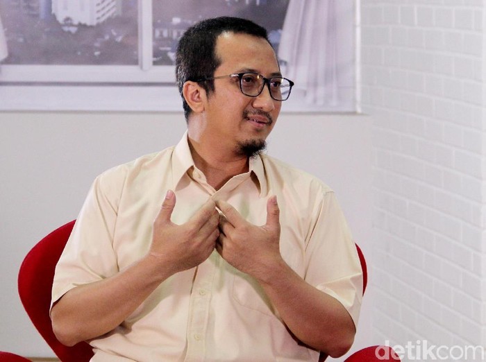 Ustaz Yusuf Mansur saat menjalani syuting Blak-blakan di kantor detikcom